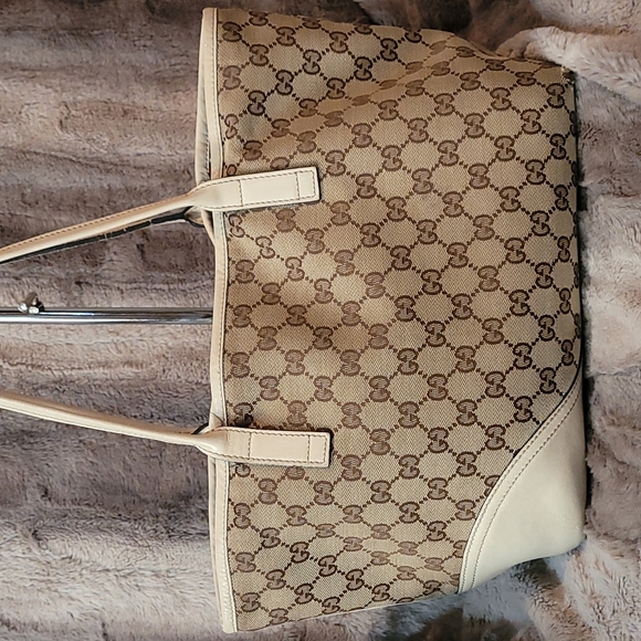 GUCCI BRITT  Signature GG  Tote Purse handbag - Picture 4 of 16